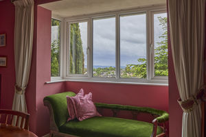 Dining Room- click for photo gallery
